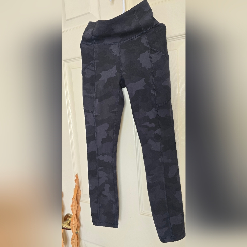 Lululemon Camouflage Leggings, Size 0